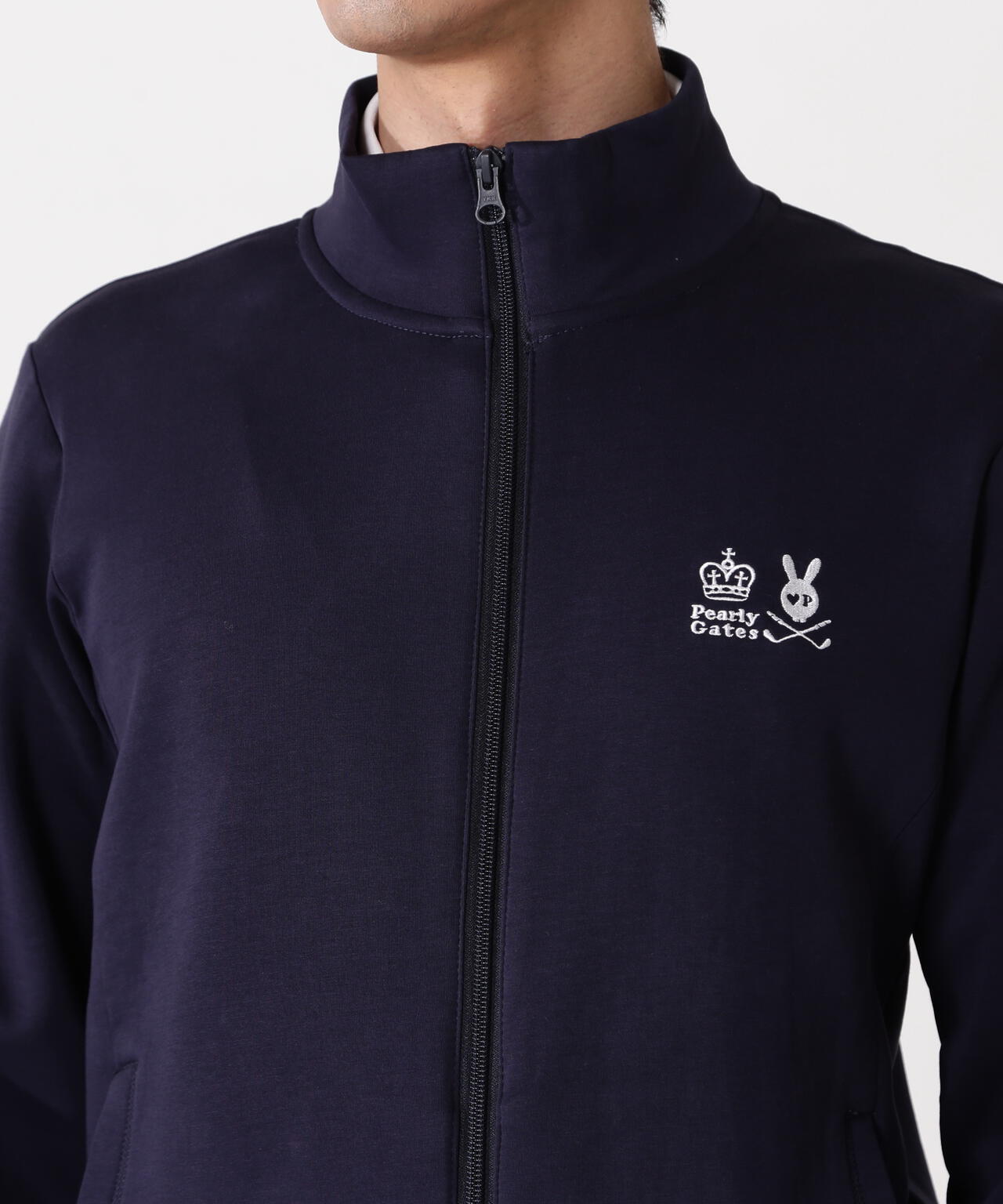 H:182cm/C:93/W:77/H:91 着用サイズ:5