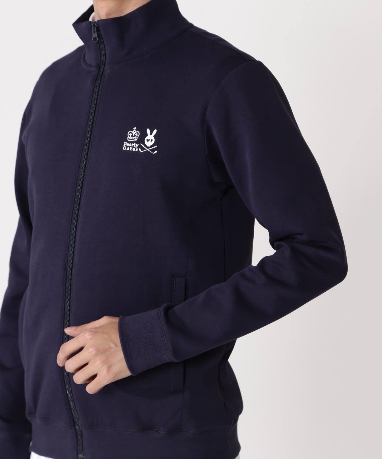 H:182cm/C:93/W:77/H:91 着用サイズ:5