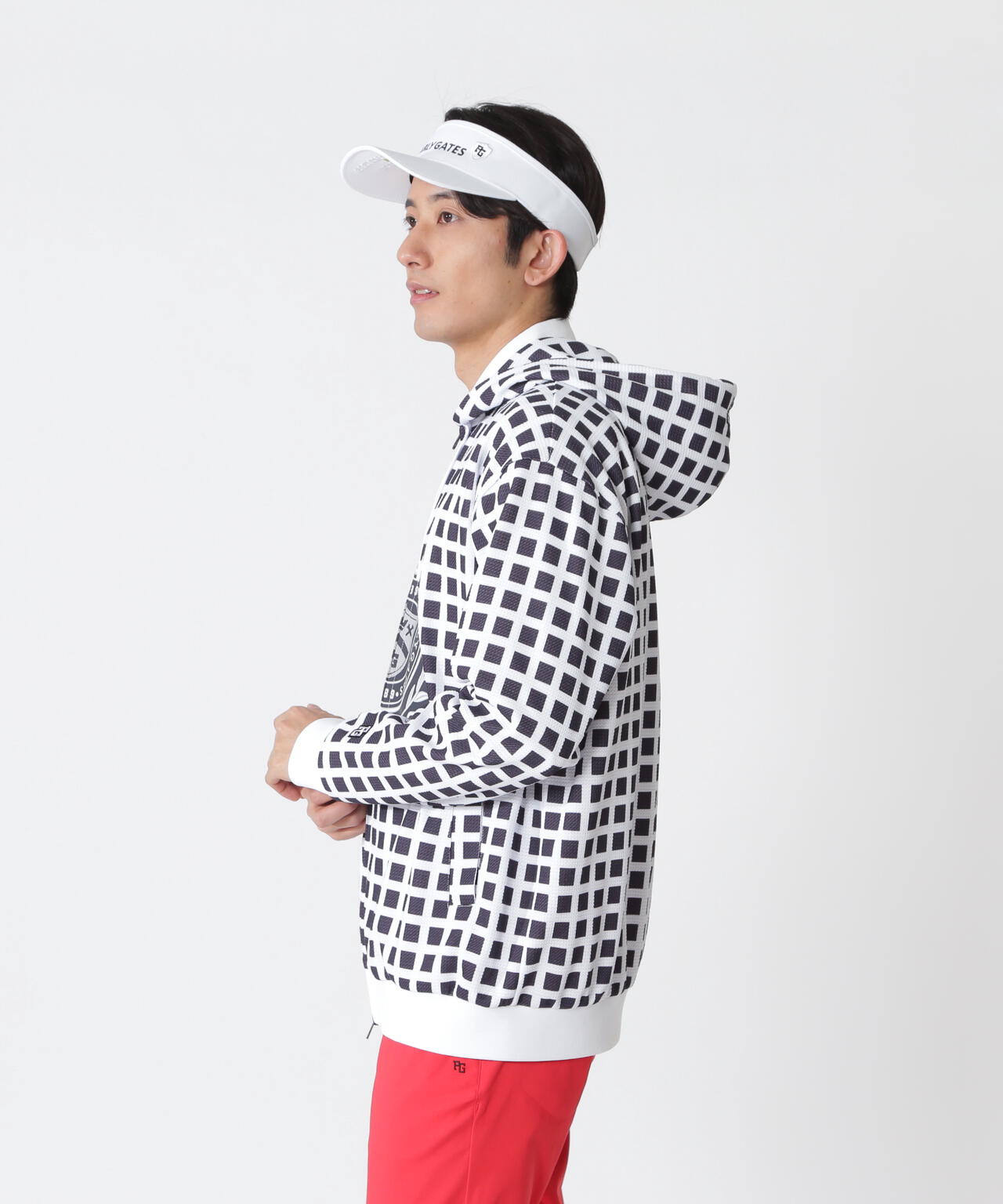 H:182cm/C:93/W:77/H:91 着用サイズ:5