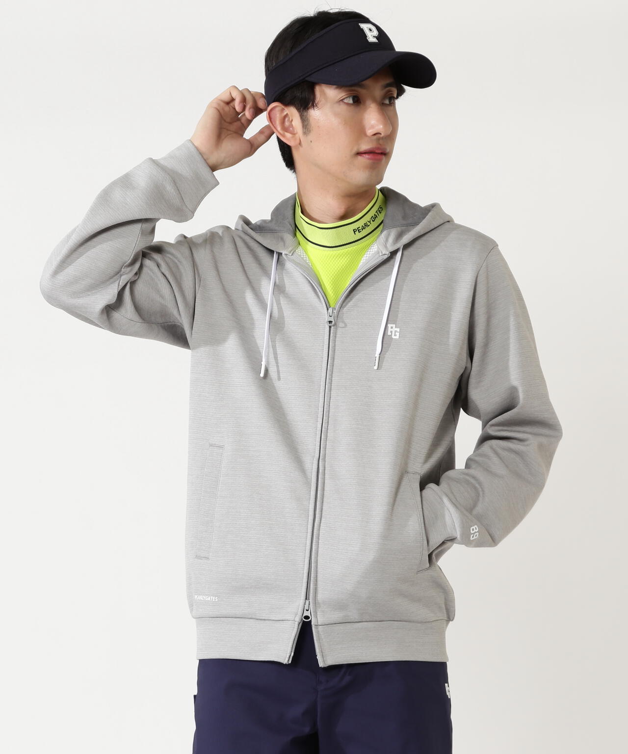 H:182cm/C:93/W:77/H:91 着用サイズ:5
