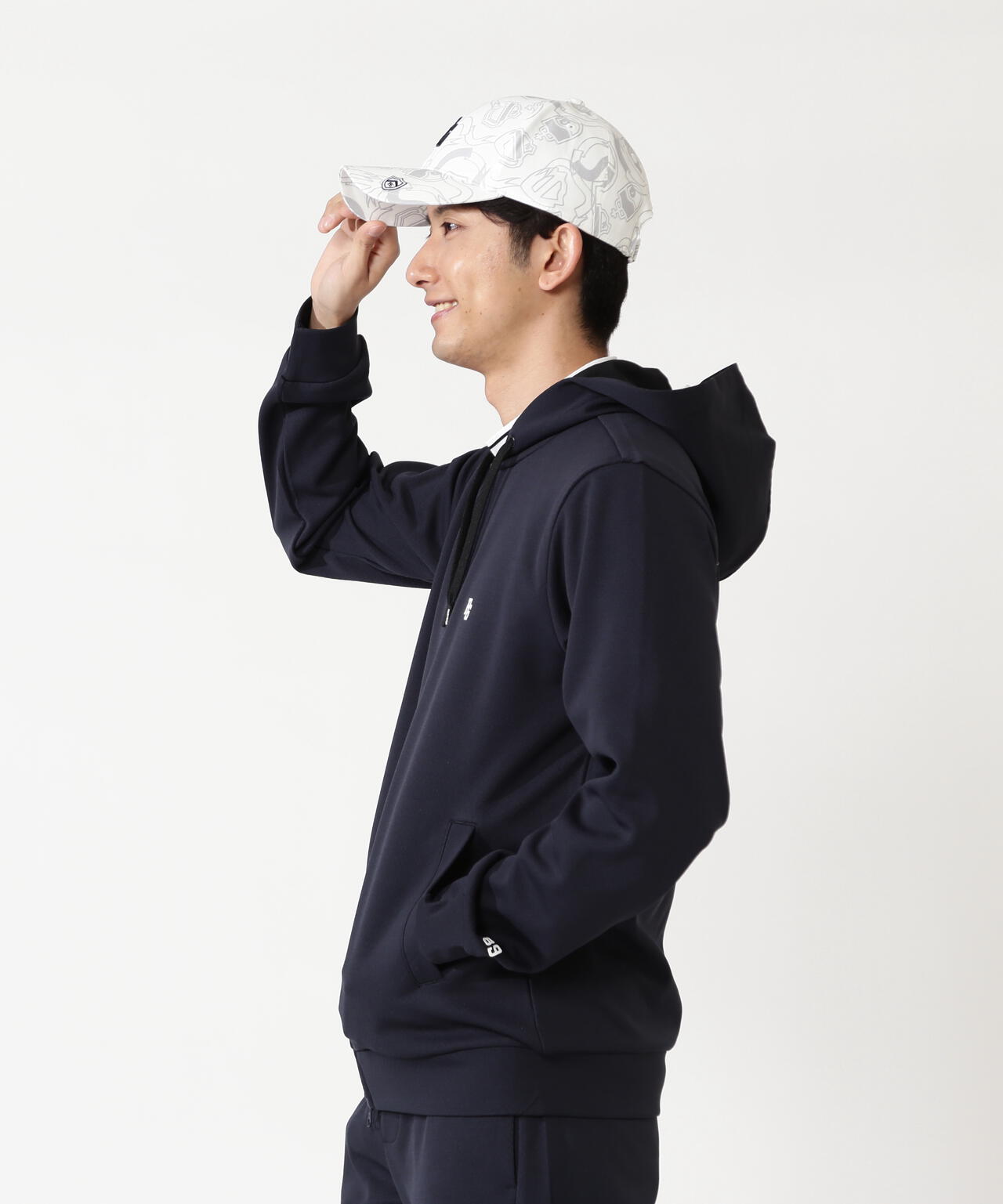 H:182cm/C:93/W:77/H:91 着用サイズ:5