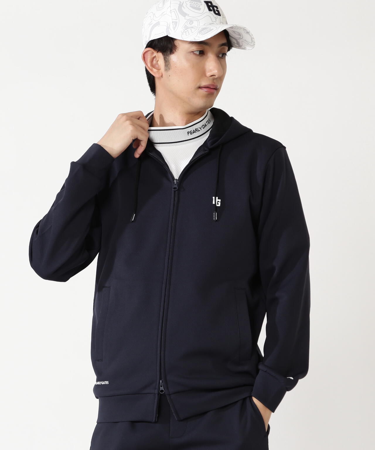 H:182cm/C:93/W:77/H:91 着用サイズ:5