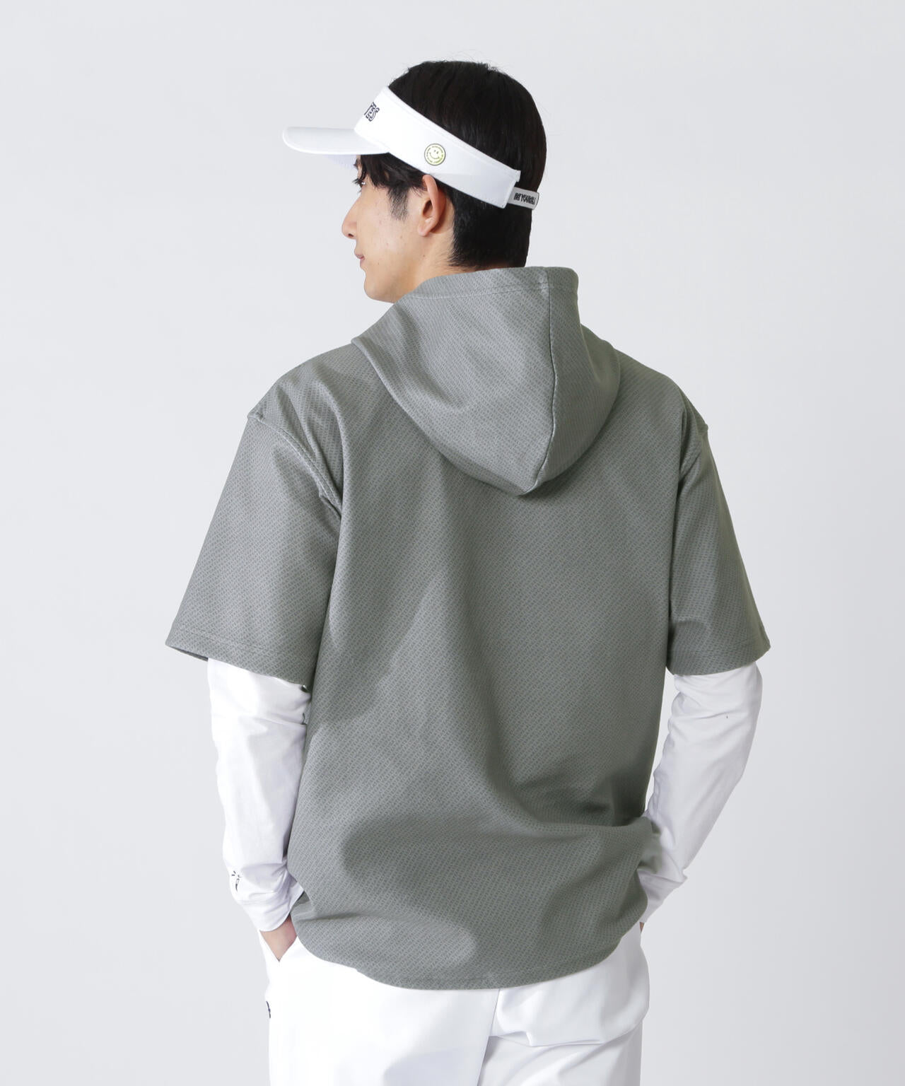 ストレッチフリーストップス <ロゴ総柄>