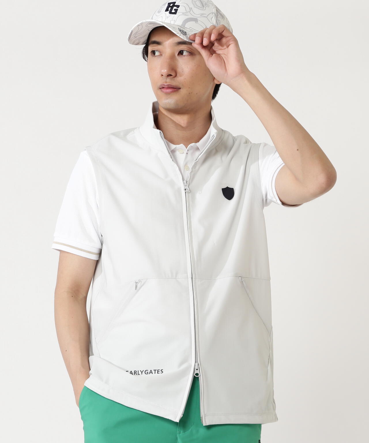 H:182cm/C:93/W:77/H:91 着用サイズ:5