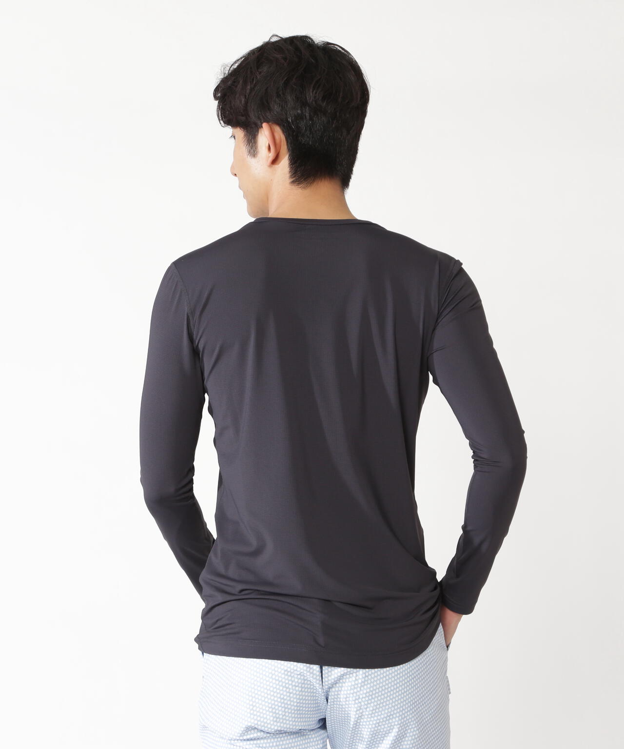 H:182cm/C:93/W:77/H:91 着用サイズ:5