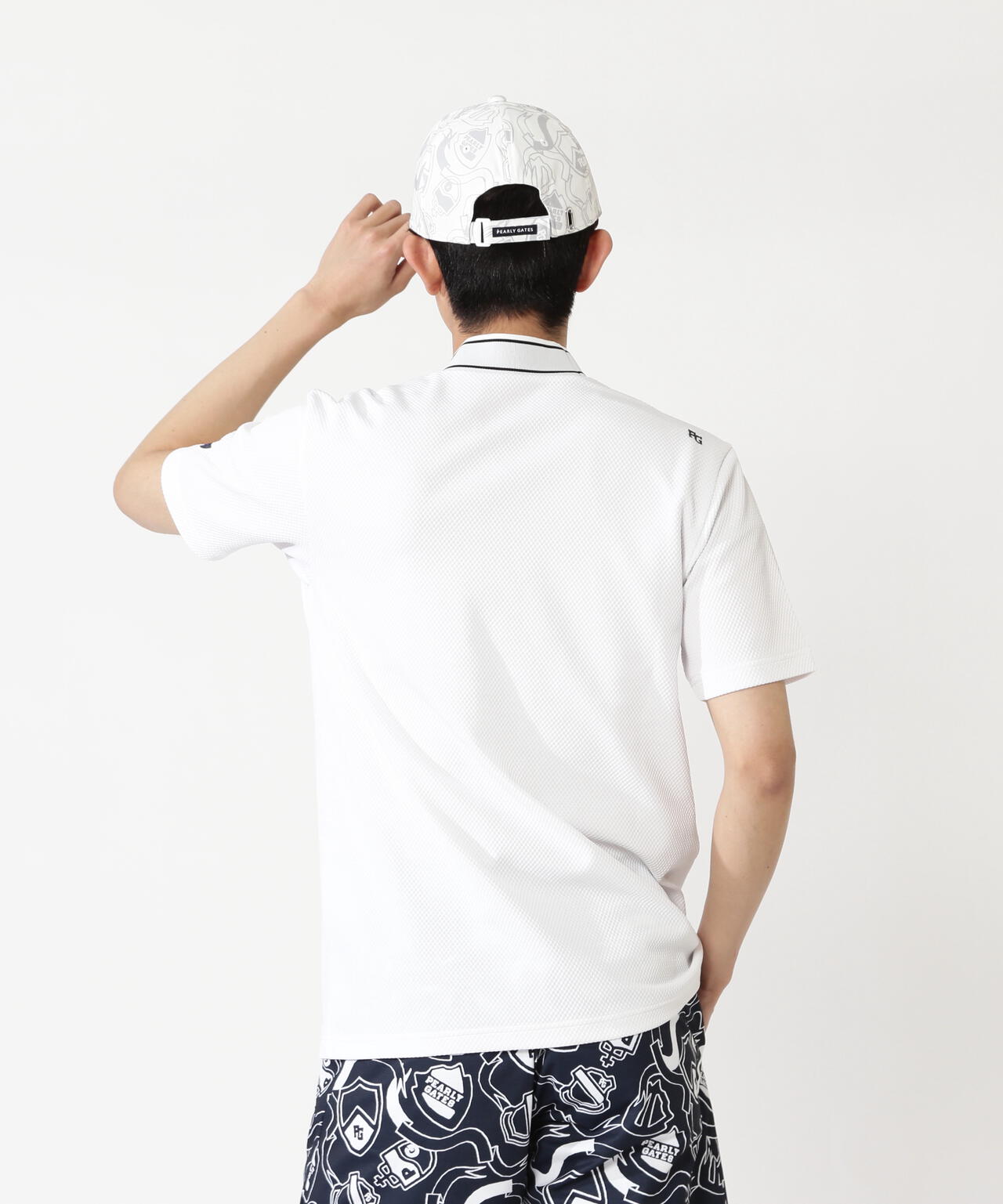H:182cm/C:93/W:77/H:91 着用サイズ:5