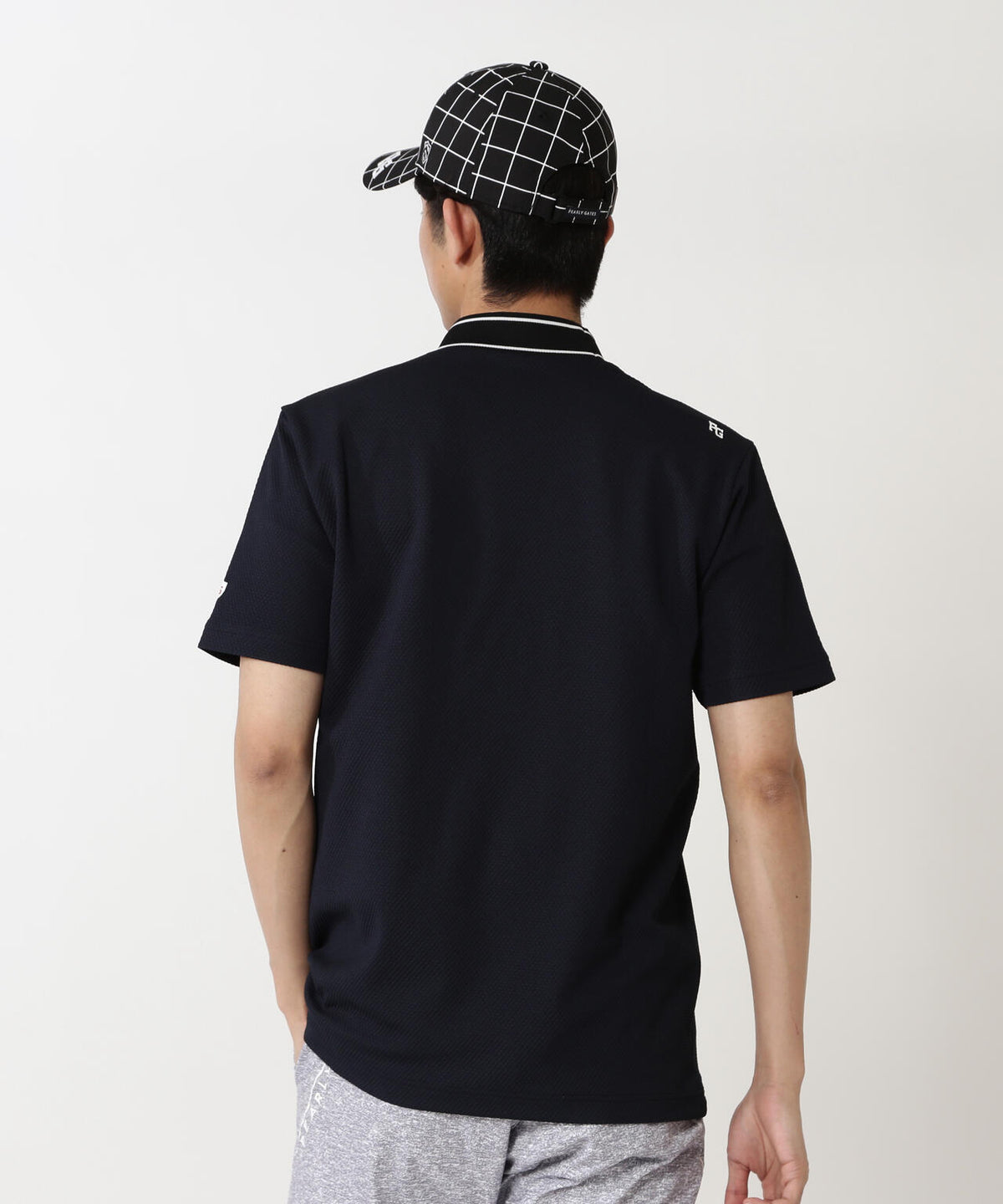 H:182cm/C:93/W:77/H:91 着用サイズ:5