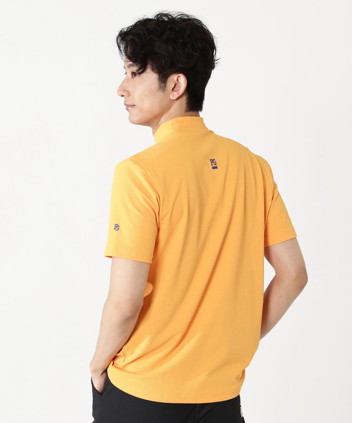 H:182cm/C:93/W:77/H:91 着用サイズ:5
