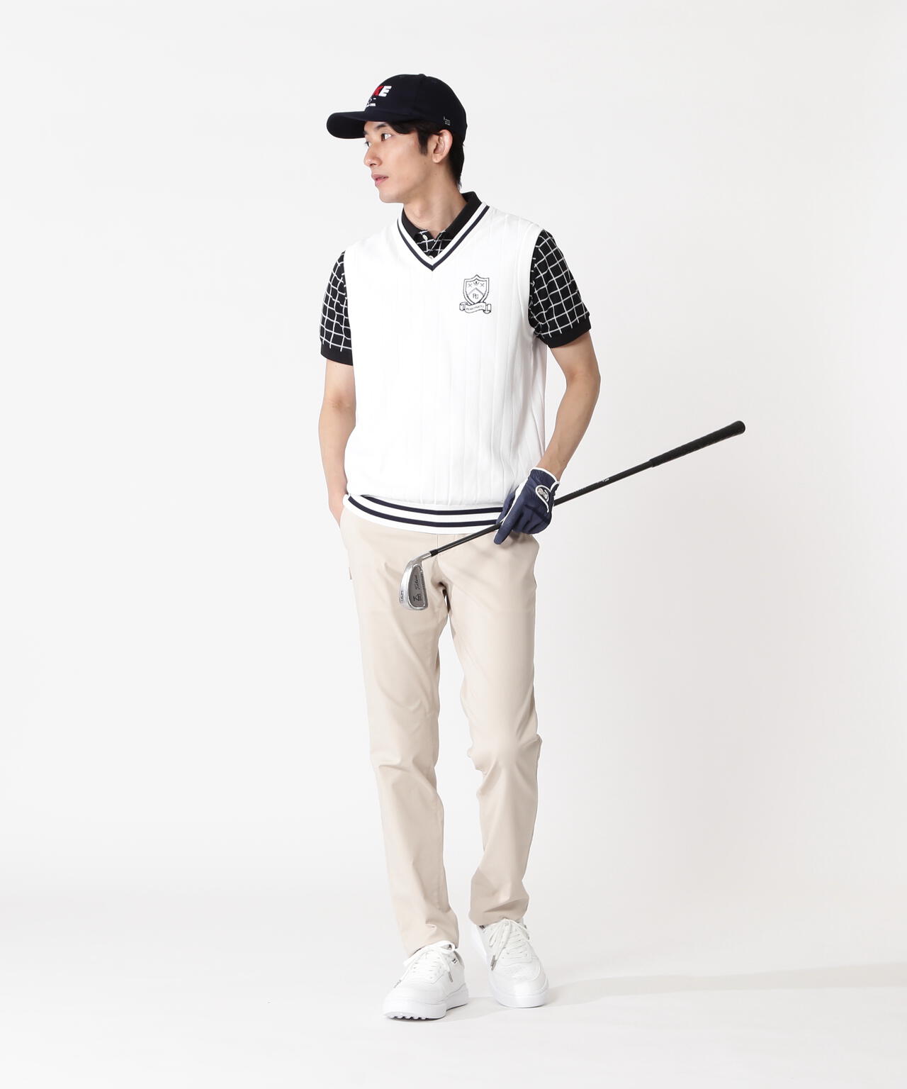 H:182cm/C:93/W:77/H:91 着用サイズ:5