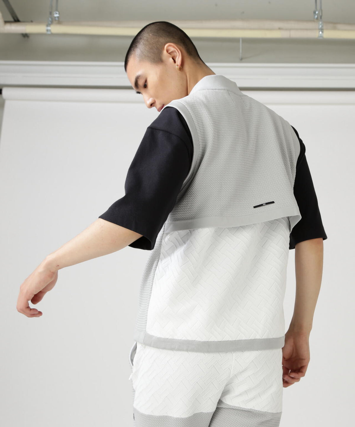 185cm C:85 W:70 H:97 着用サイズ:5