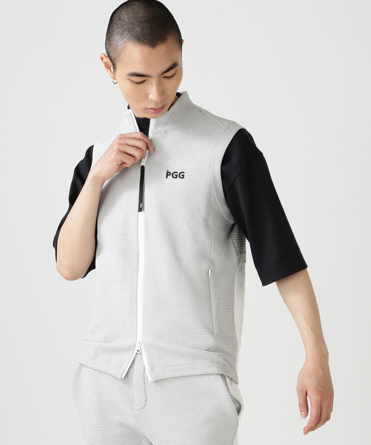 【PGG】【直営店舗&公式オンライン限定】ポリエステルヤーンmmジップアップニットベスト (MENS)