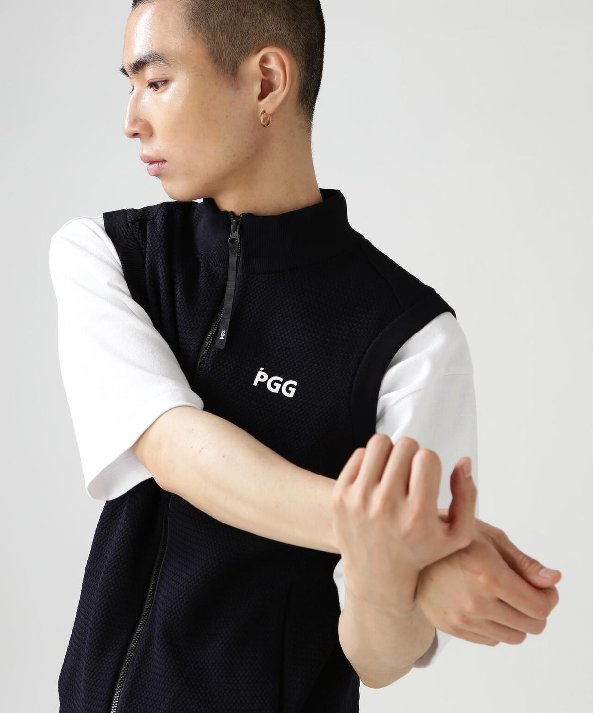 【PGG】【直営店舗&公式オンライン限定】ポリエステルヤーンmmジップアップニットベスト (MENS)