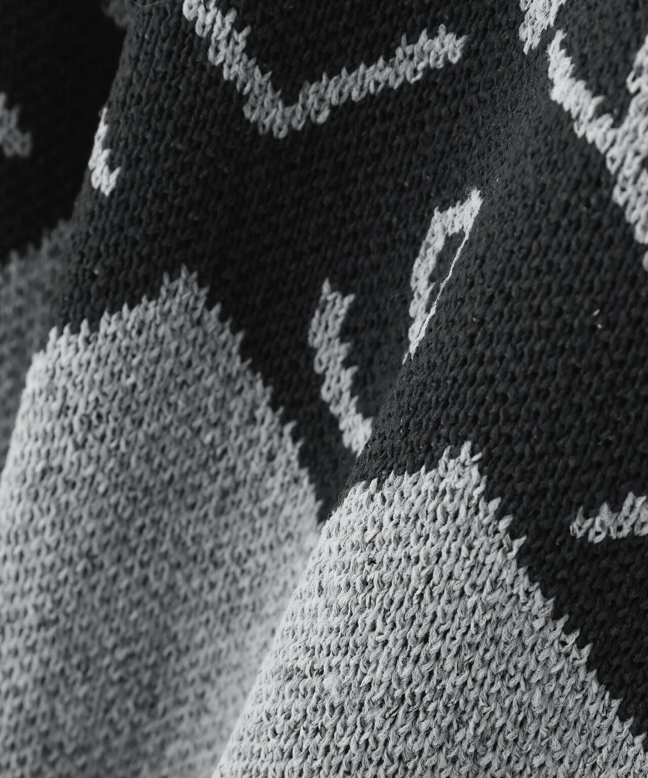 ダブルJQロゴギザボーダー柄タートルニットプルオーバー