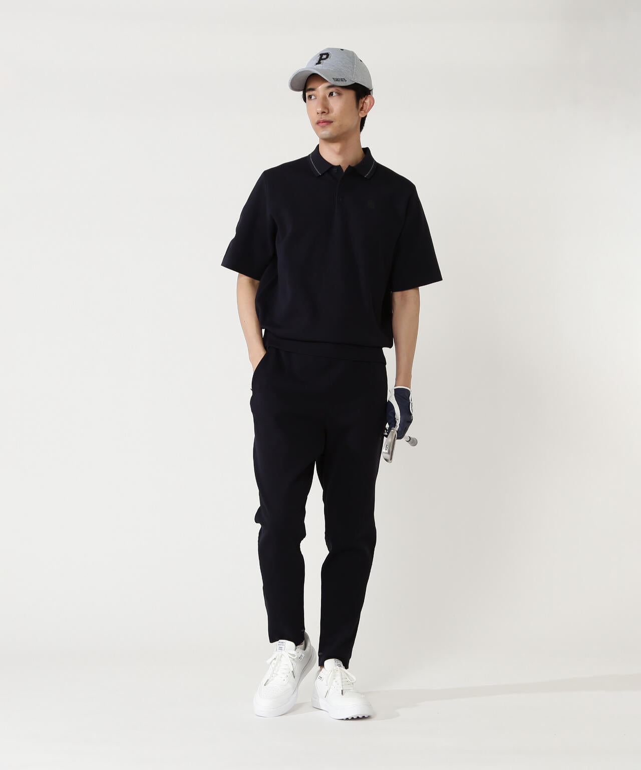 H:182cm/C:93/W:77/H:91 着用サイズ:5