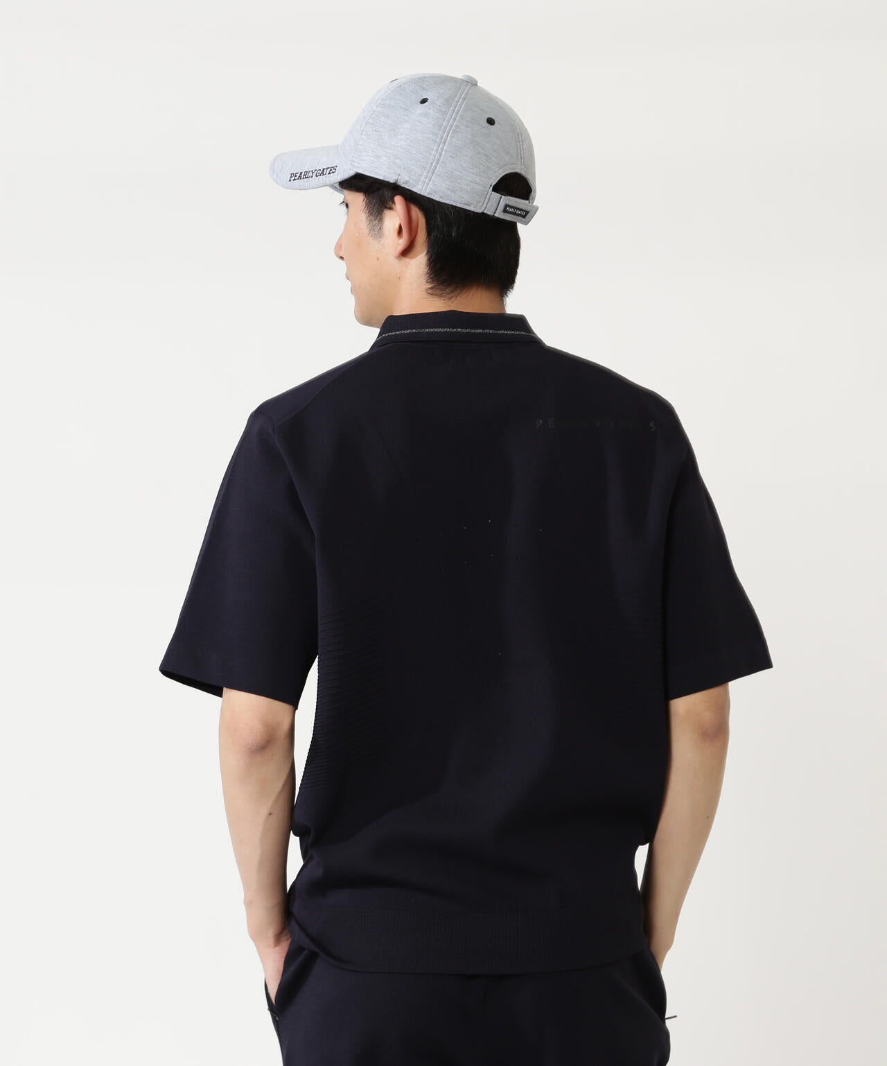H:182cm/C:93/W:77/H:91 着用サイズ:5