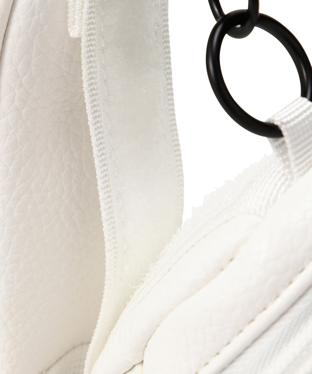 ロゴワッペンボールポーチ (UNISEX)