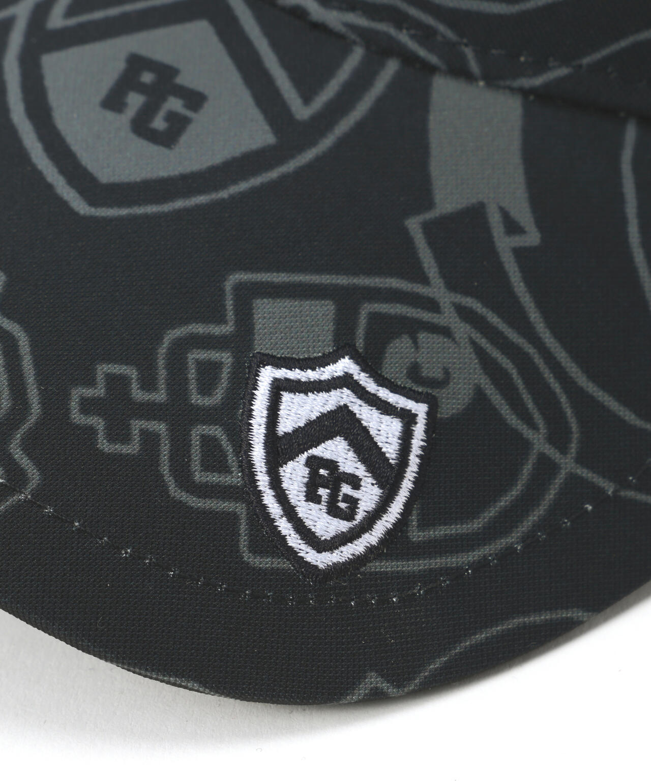 エンブレム総柄キャップ (UNISEX)