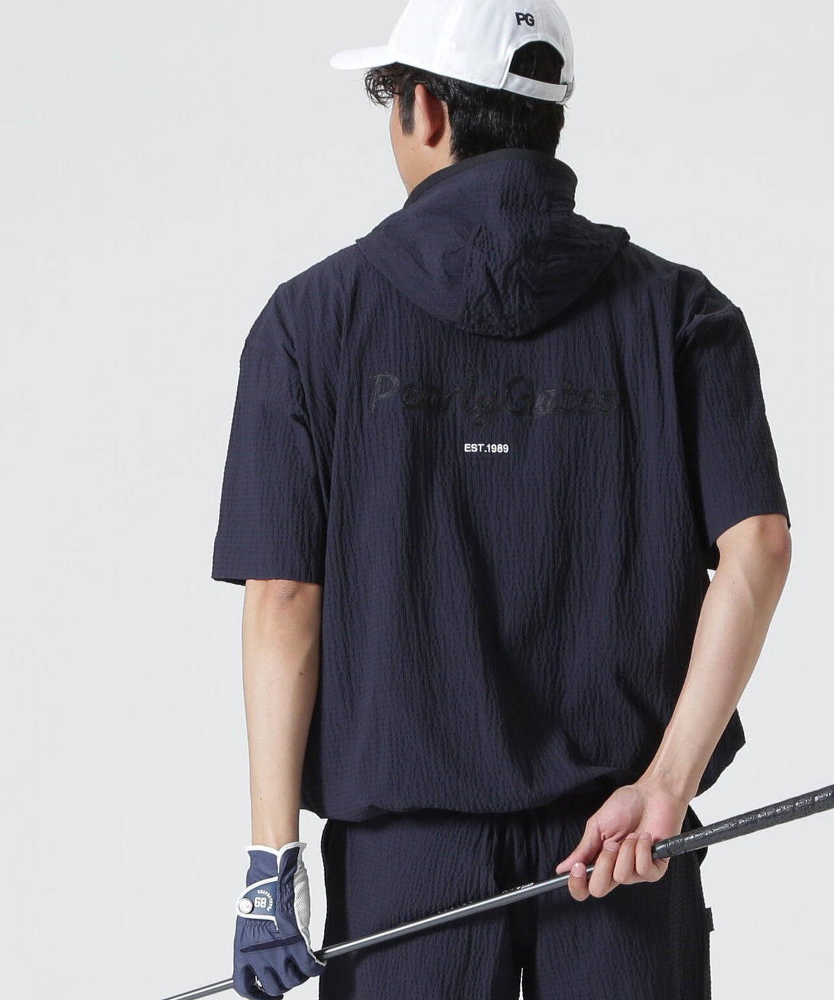 H:182cm/C:93/W:77/H:91 着用サイズ:5