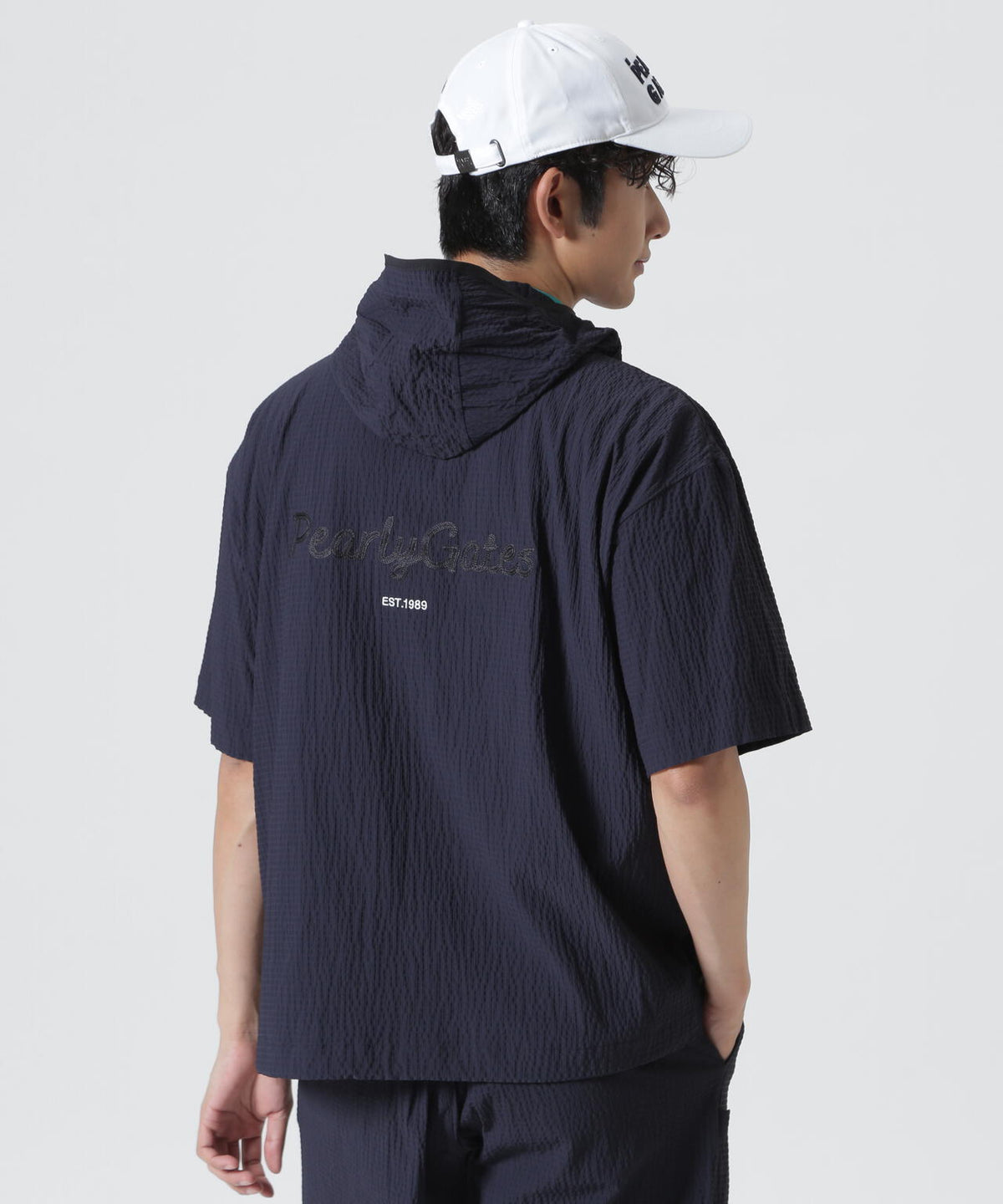 H:182cm/C:93/W:77/H:91 着用サイズ:5