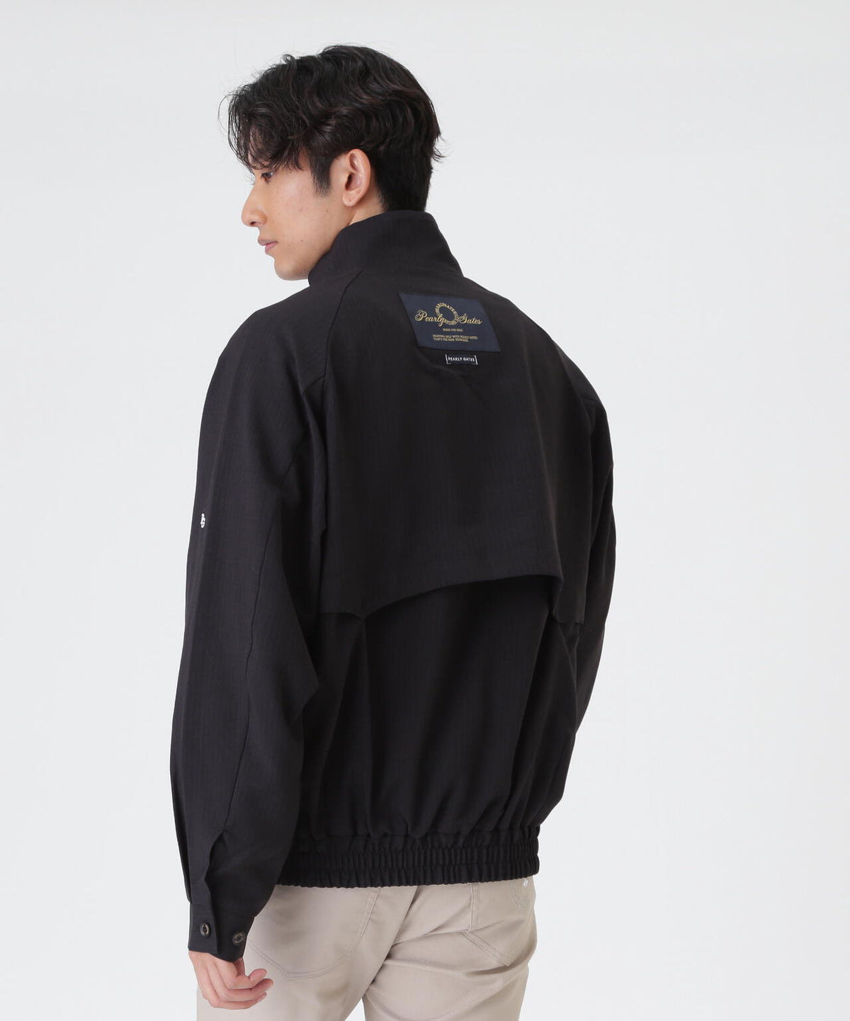 H:182cm/C:93/W:77/H:91 着用サイズ:5