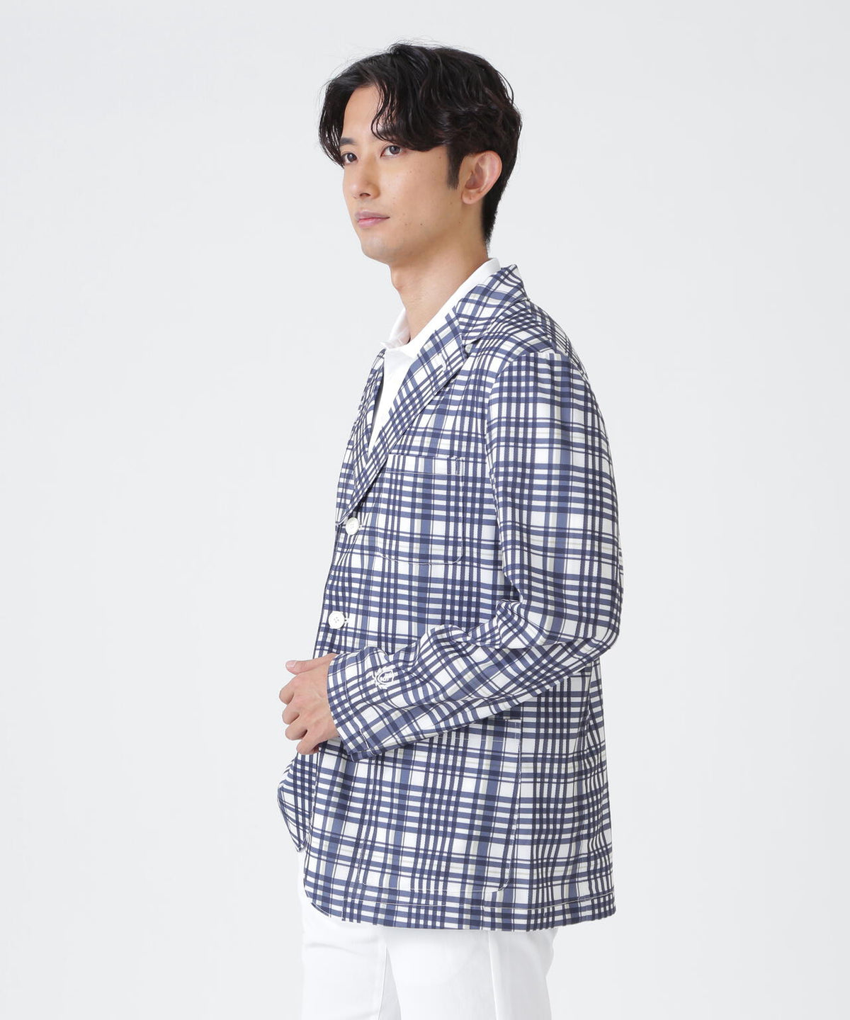 H:182cm/C:93/W:77/H:91 着用サイズ:5