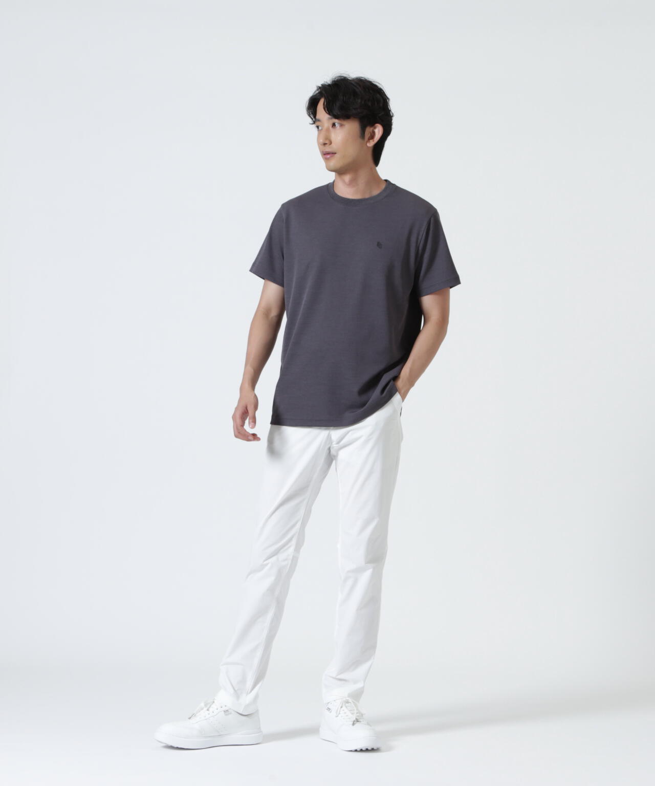 H:182cm/C:93/W:77/H:91 着用サイズ:5