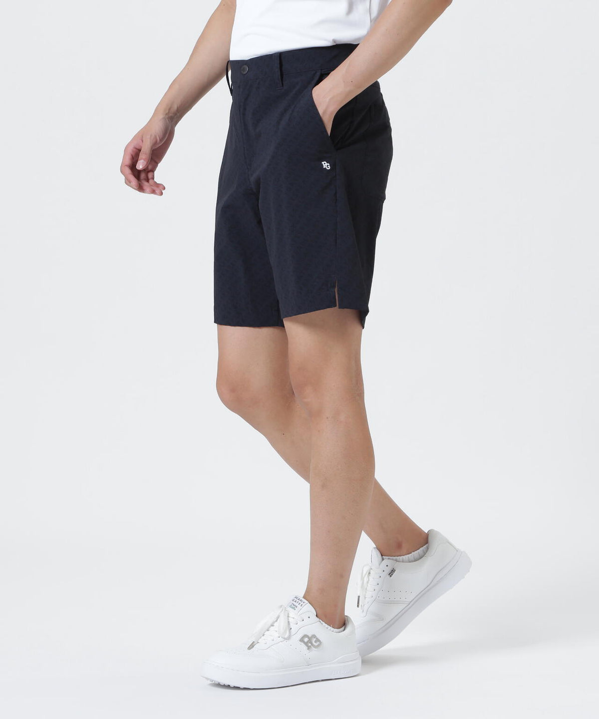 ナイロンストレッチKAZEショートパンツ <ロゴ総柄>