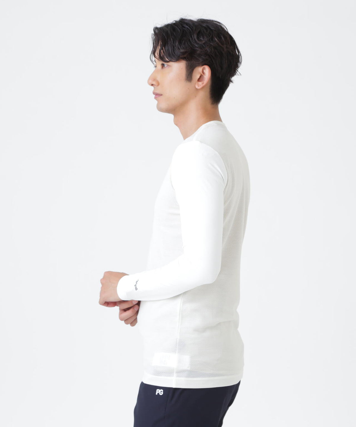 H:182cm/C:93/W:77/H:91 着用サイズ:5