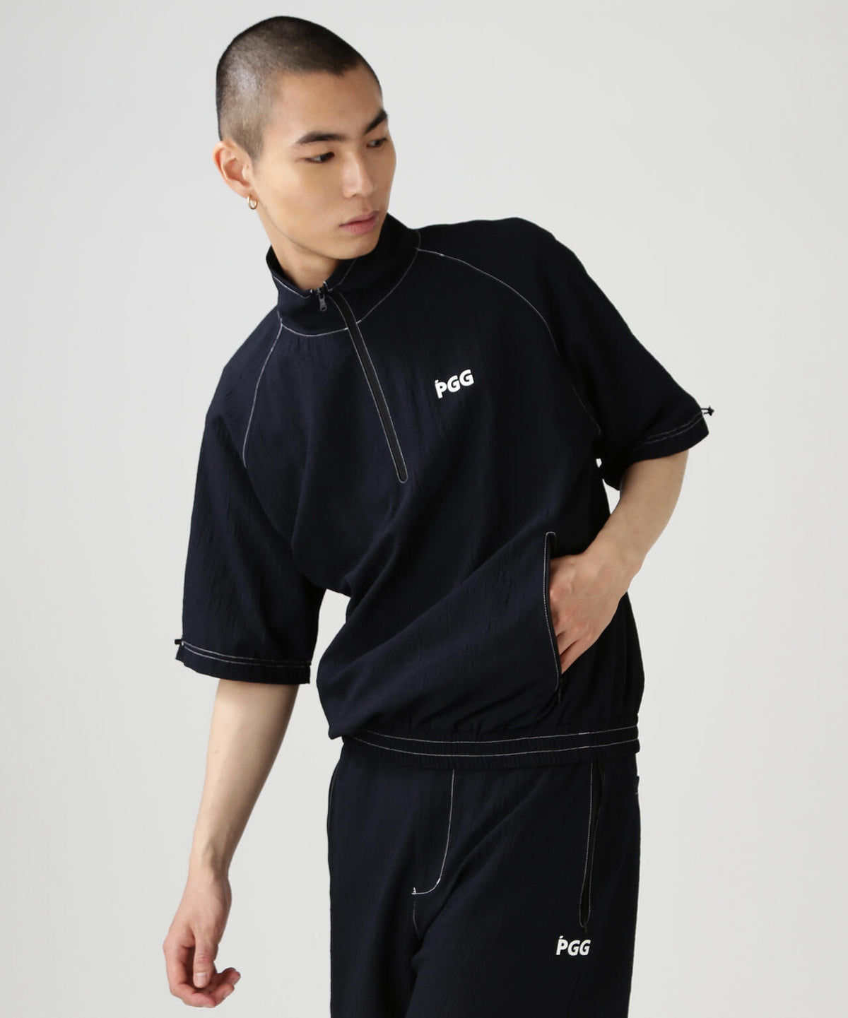 【PGG】【直営店舗&公式オンライン限定】シエスタタフタ半袖ハーフジップカットソー (MENS)