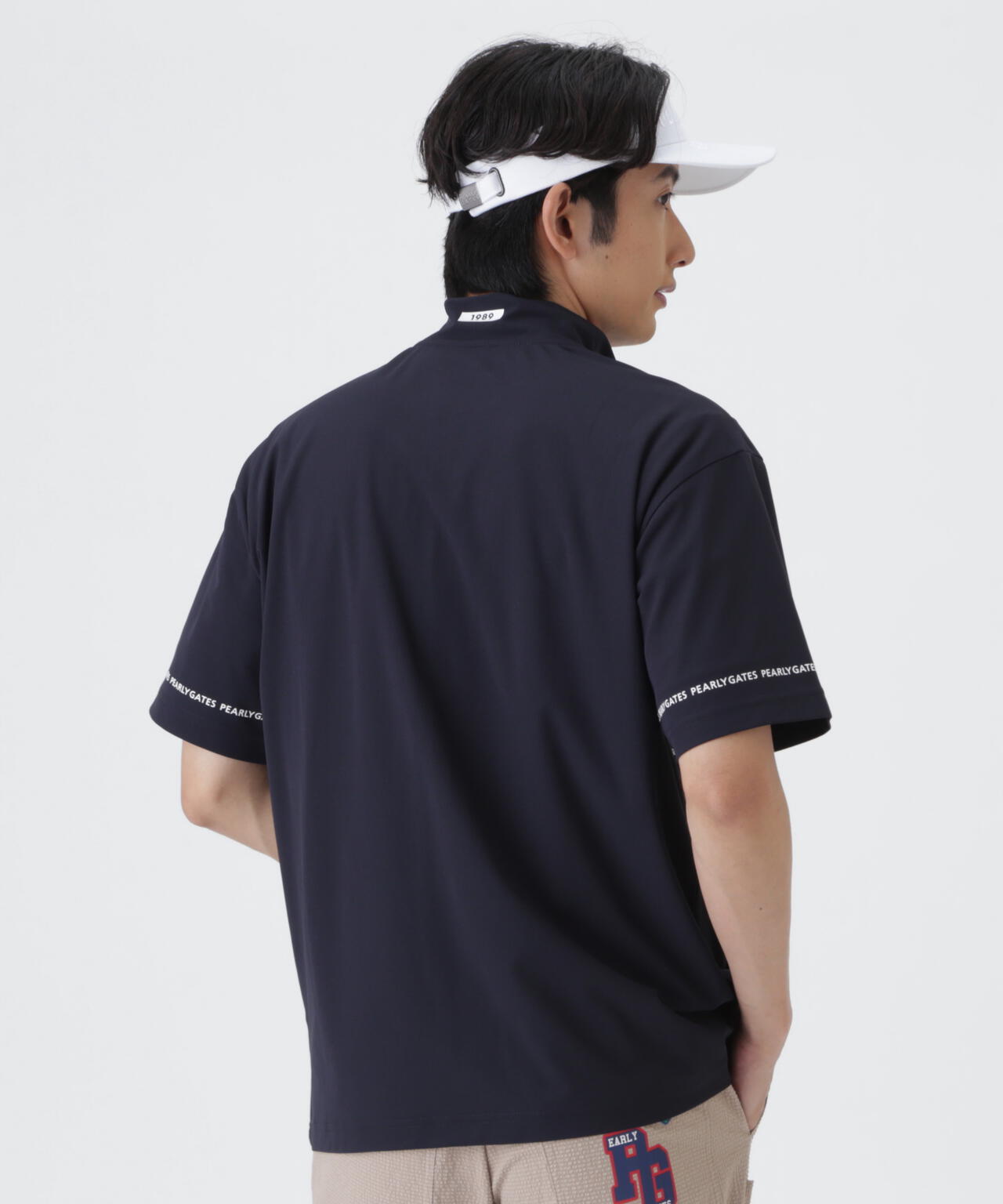 H:182cm/C:93/W:77/H:91 着用サイズ:5