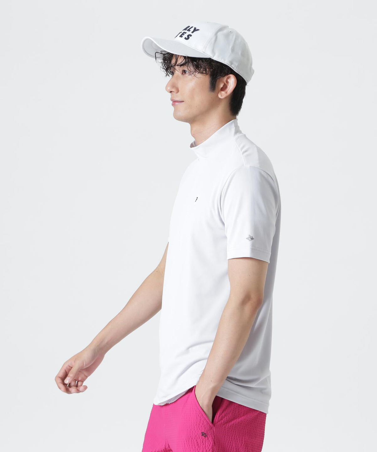 H:182cm/C:93/W:77/H:91 着用サイズ:5