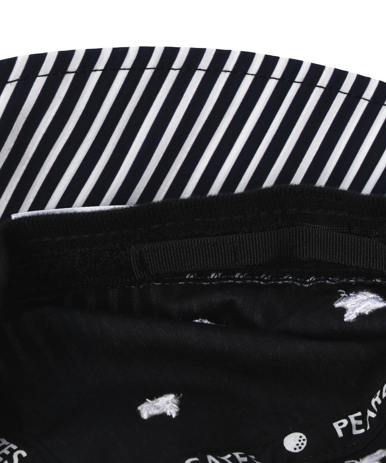 酔っ払いウサギバケットハット (UNISEX)