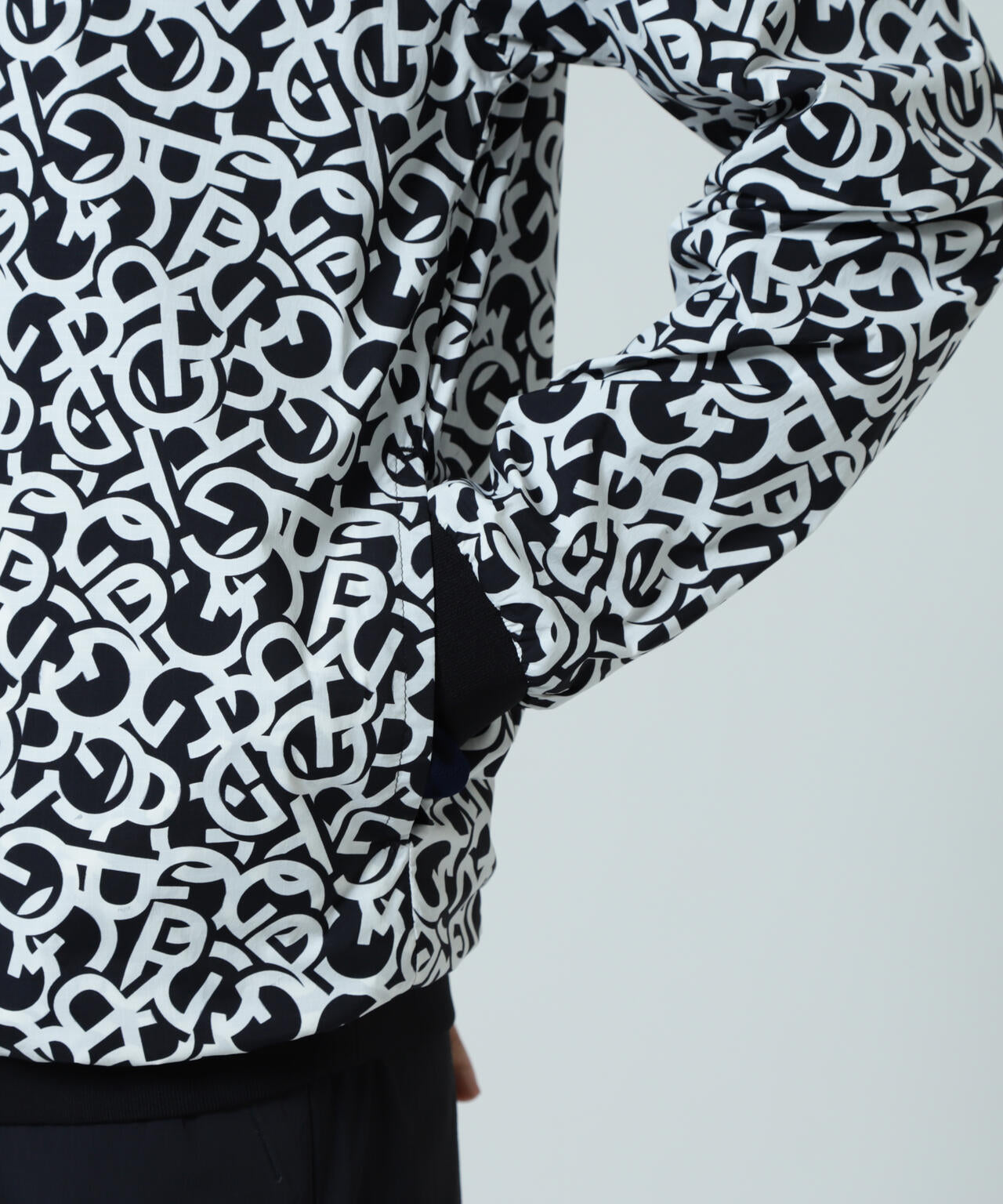 【PGG】【直営店舗&公式オンライン限定】Nyストレッチリップストップ×エプシロン <ロゴ総柄> (LADIES)