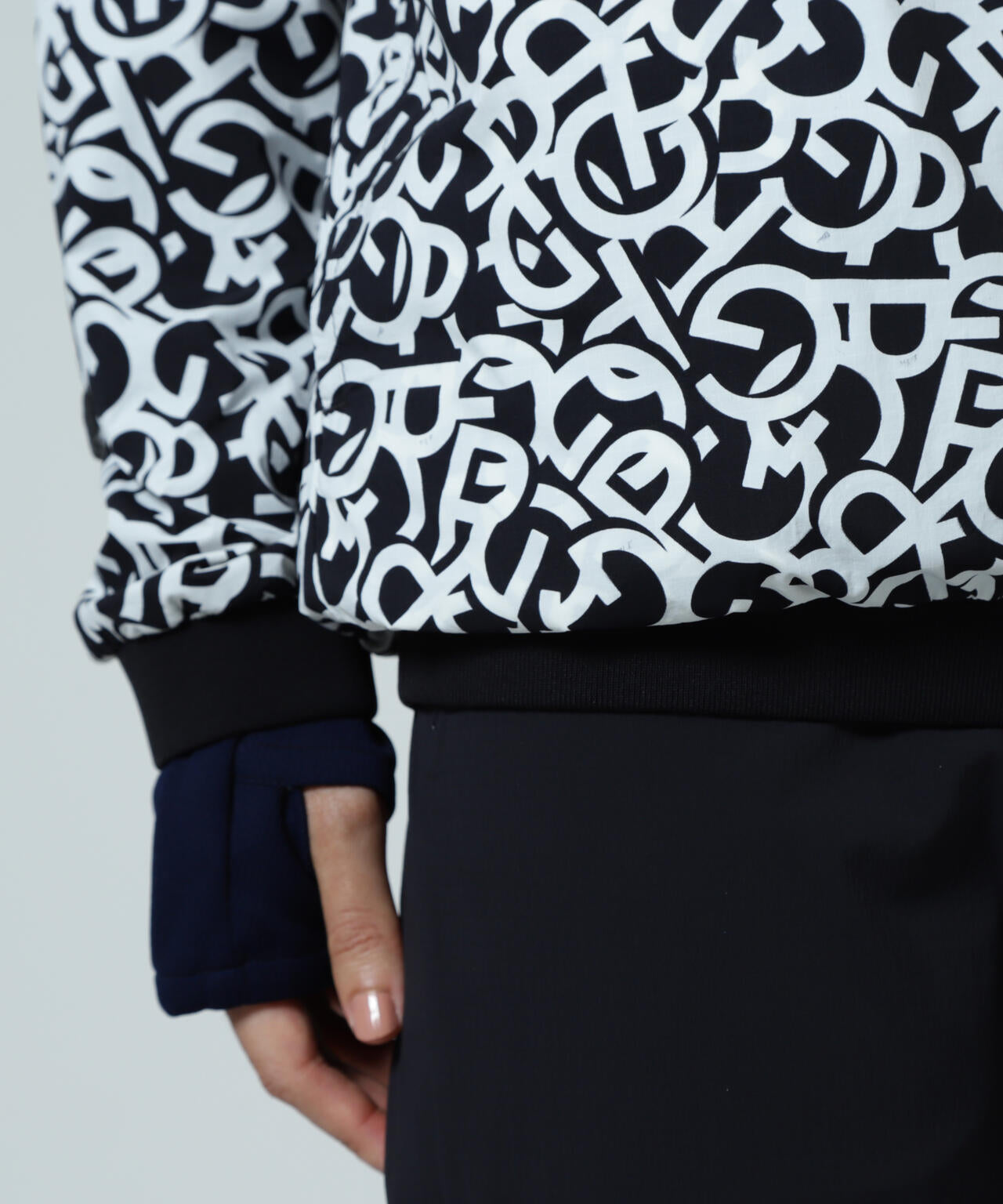 【PGG】【直営店舗&公式オンライン限定】Nyストレッチリップストップ×エプシロン <ロゴ総柄> (LADIES)