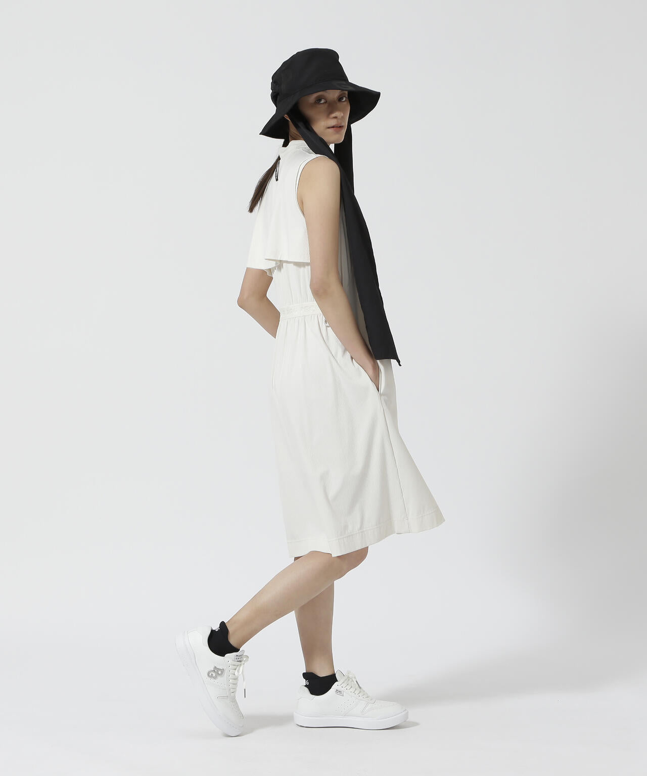 【PGG】【直営店舗&公式オンライン限定】Nyストライプ2WAYスリーブレスモックネックワンピース (LADIES)