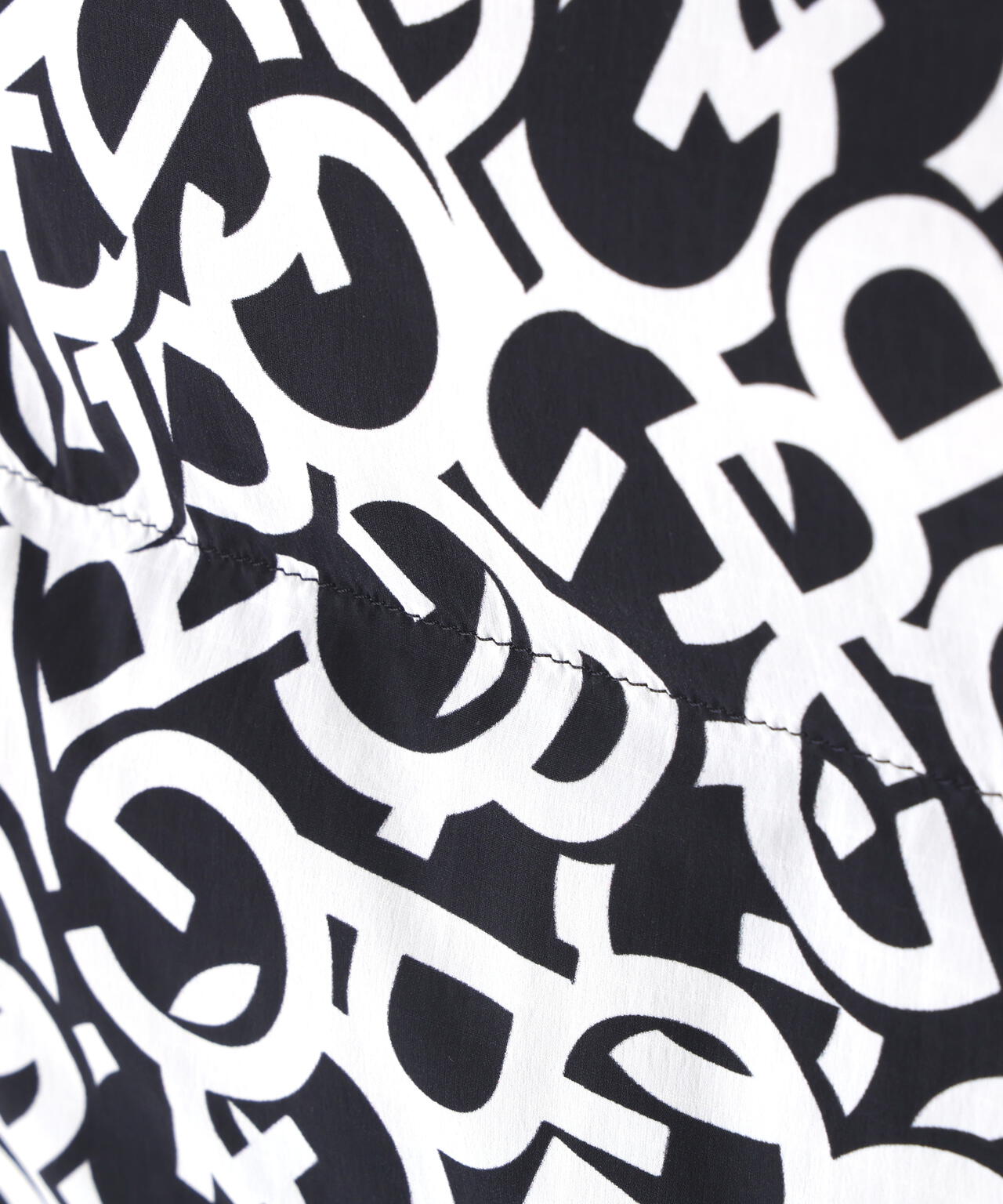 【PGG】【直営店舗&公式オンライン限定】Nyストレッチリップストップフルジップ中綿ベスト <ロゴ総柄> (LADIES)