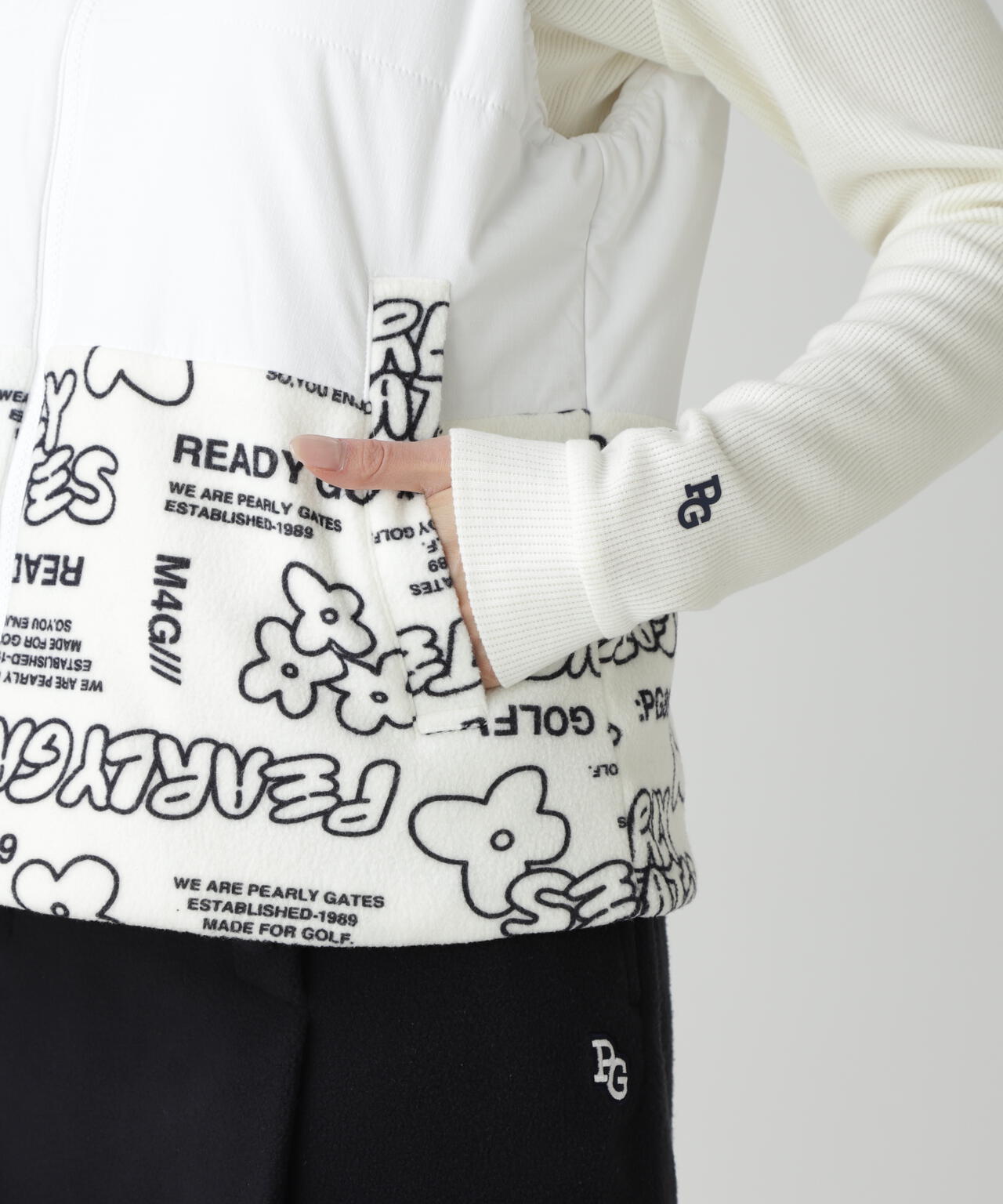 合繊×フリース片面起毛中綿フルジップアップベスト <ストリート花柄>