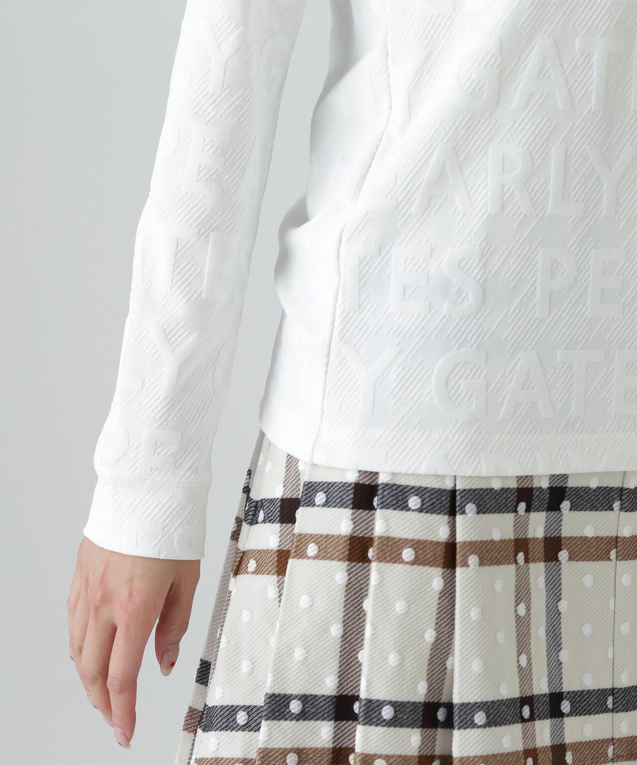 3Dベアジャガードハイネックカットソー