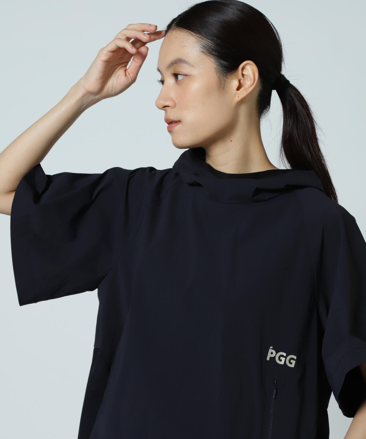 【PGG】【直営店舗&公式オンライン限定】Nyストレッチリップストップ半袖フーディプルオーバー (LADIES)