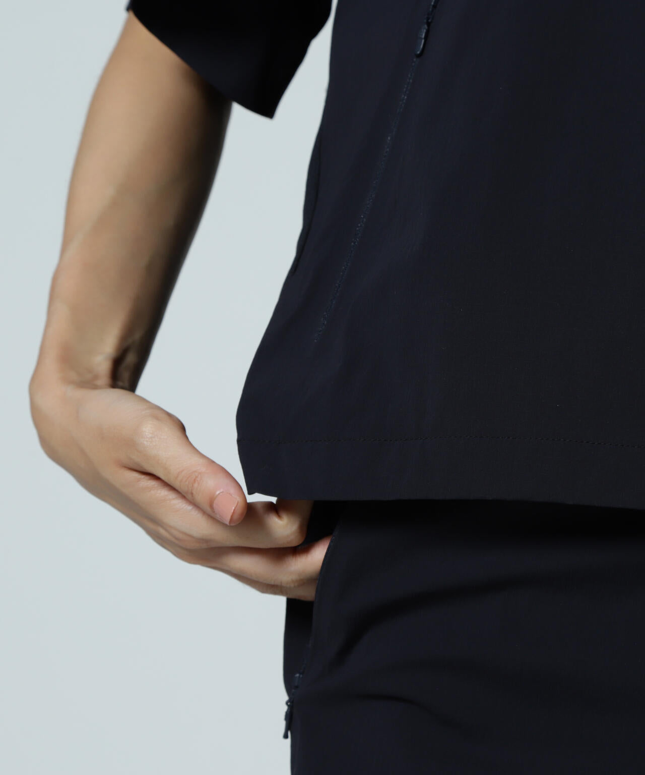 【PGG】【直営店舗&公式オンライン限定】Nyストレッチリップストップ半袖フーディプルオーバー (LADIES)