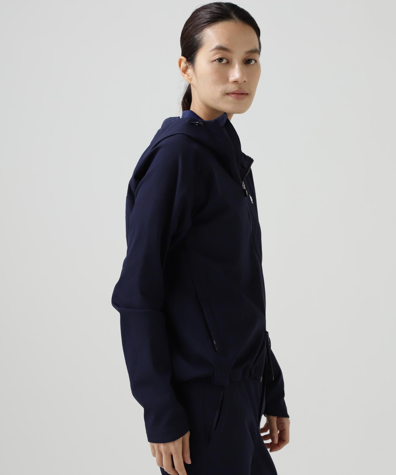 165cm/B:77cm/W:57cm/H:79cm 着用サイズ:1