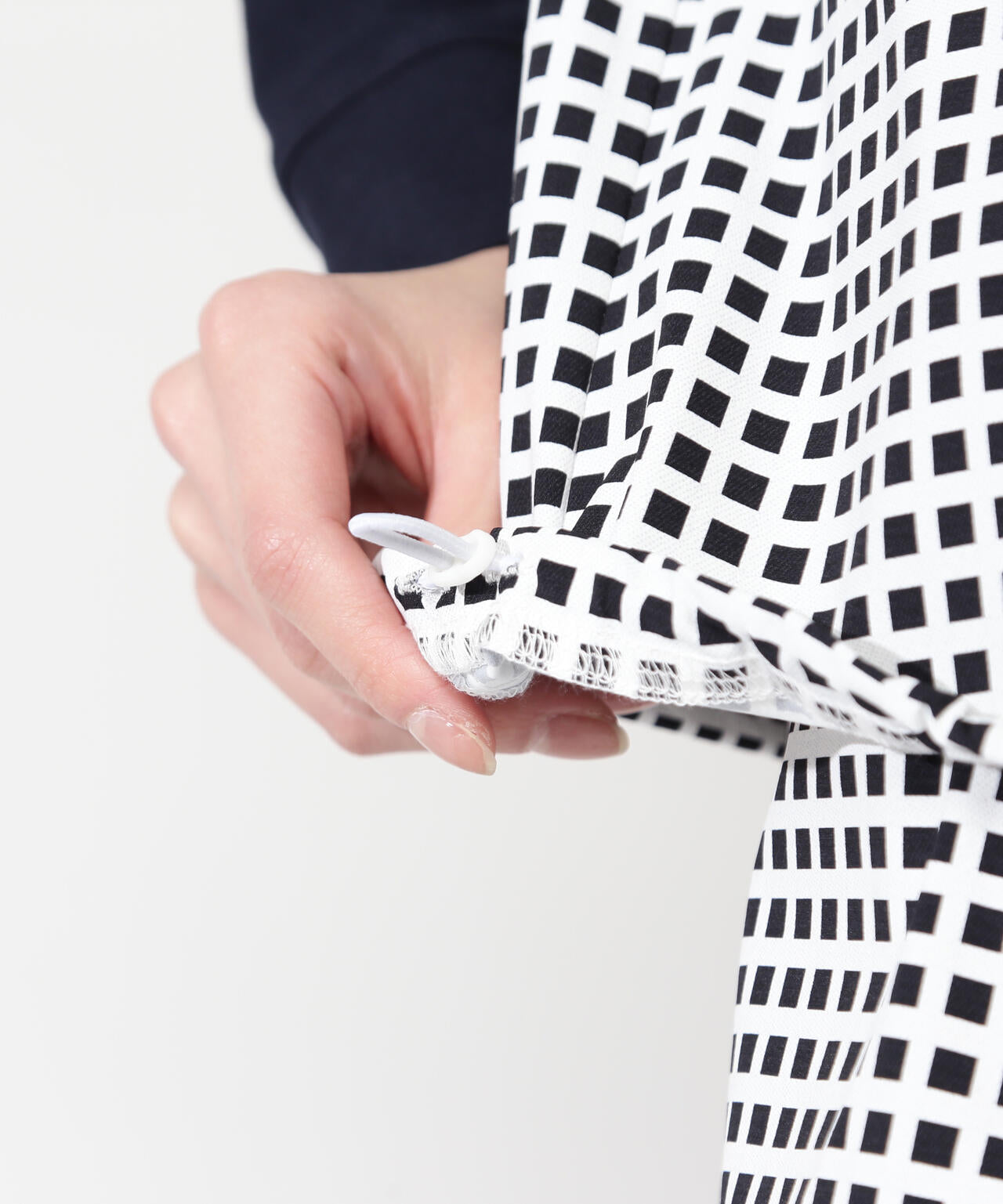 T:171cm/B:77/W:59・H:87 着用サイズ:1