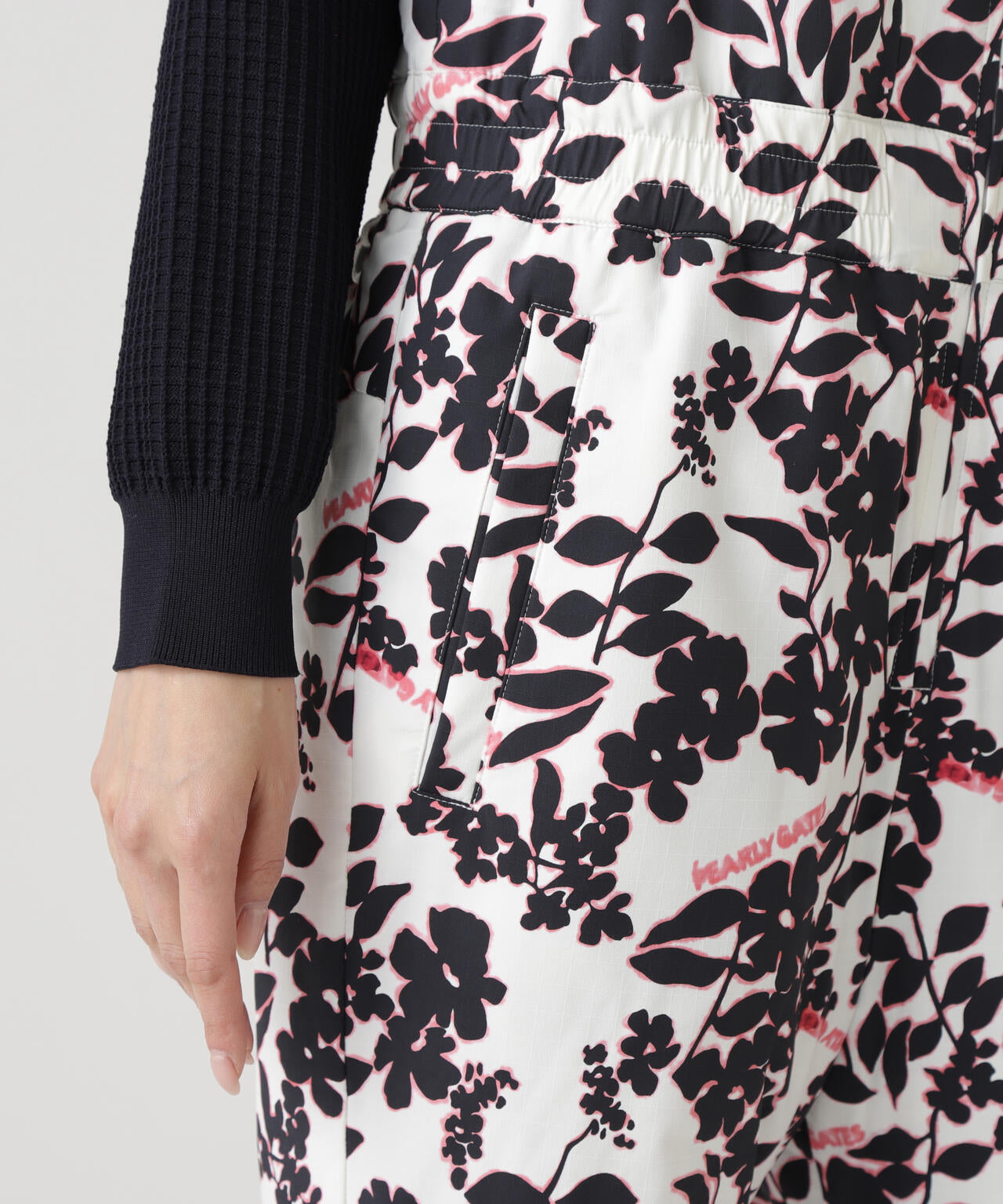 NyストレッチBIGリップストップ中綿オーバーオール <ロゴ×花柄>