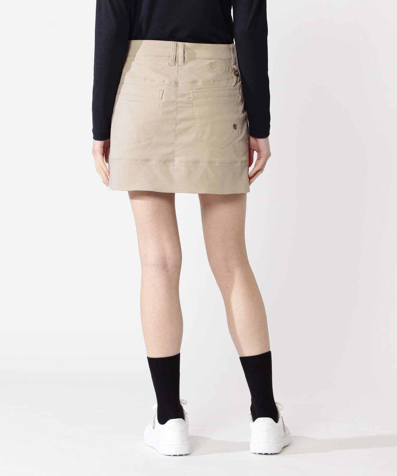 T:171cm/B:77/W:59・H:87 着用サイズ:1