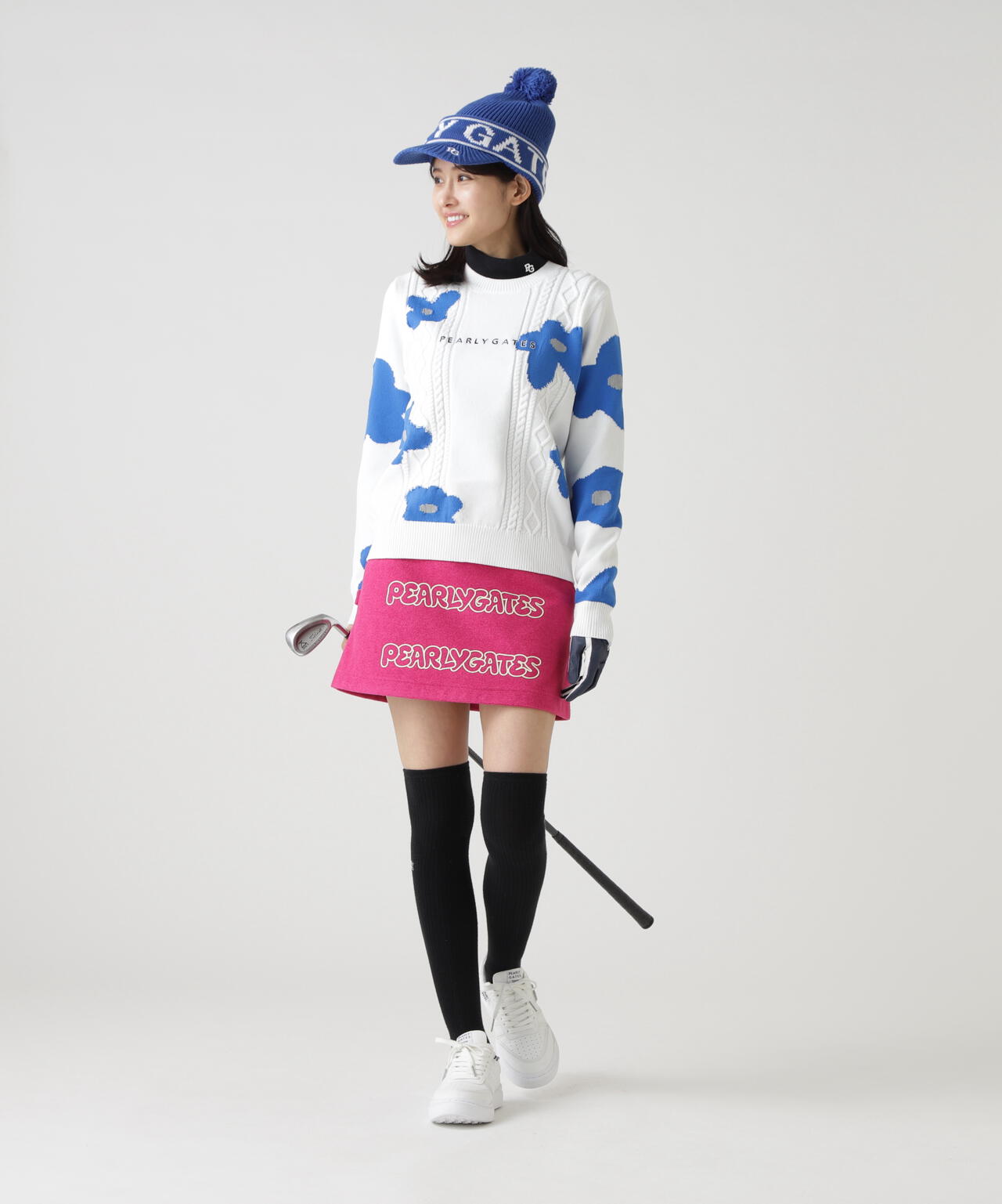 アラン柄×インターシャ クルーネックニットプルオーバー <ランダム編みフラワー柄>