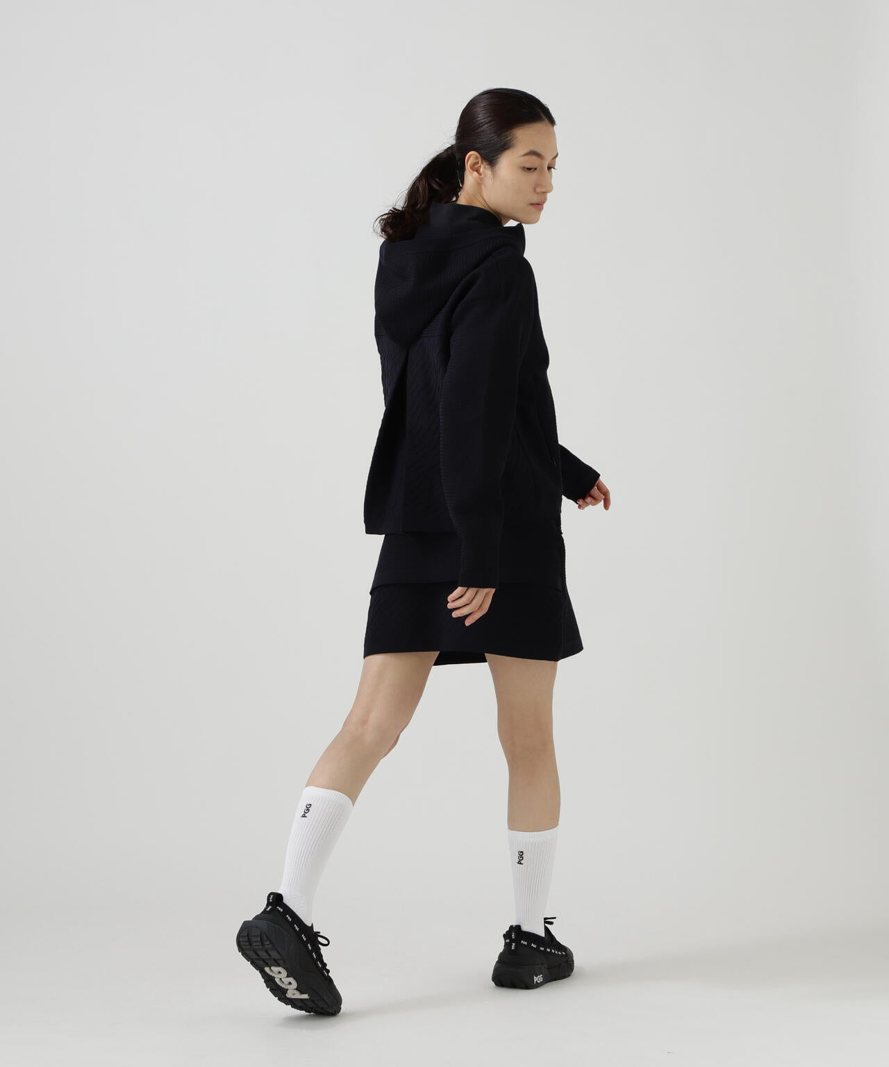 165cm/B:77cm/W:57cm/H:79cm 着用サイズ:1