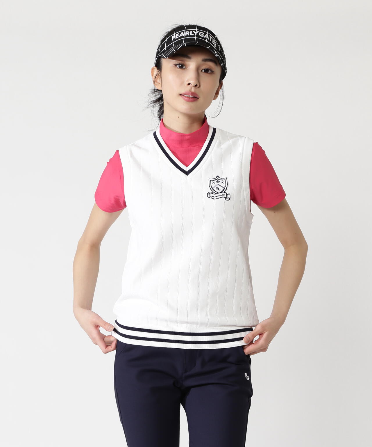 エンブレムVネックニットベストプルオーバー