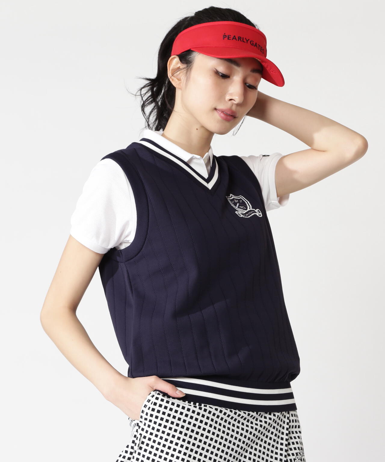 エンブレムVネックニットベストプルオーバー