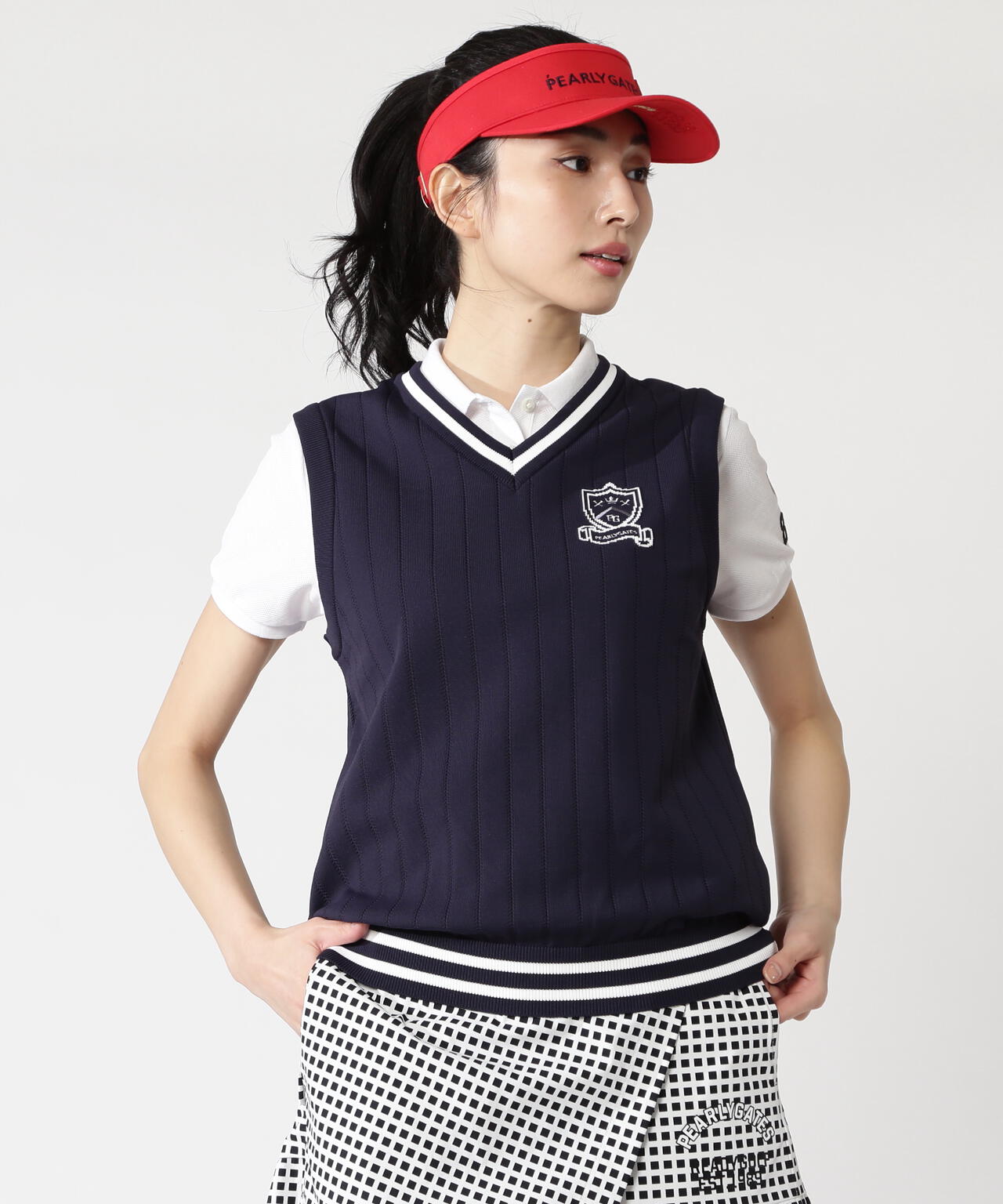 エンブレムVネックニットベストプルオーバー