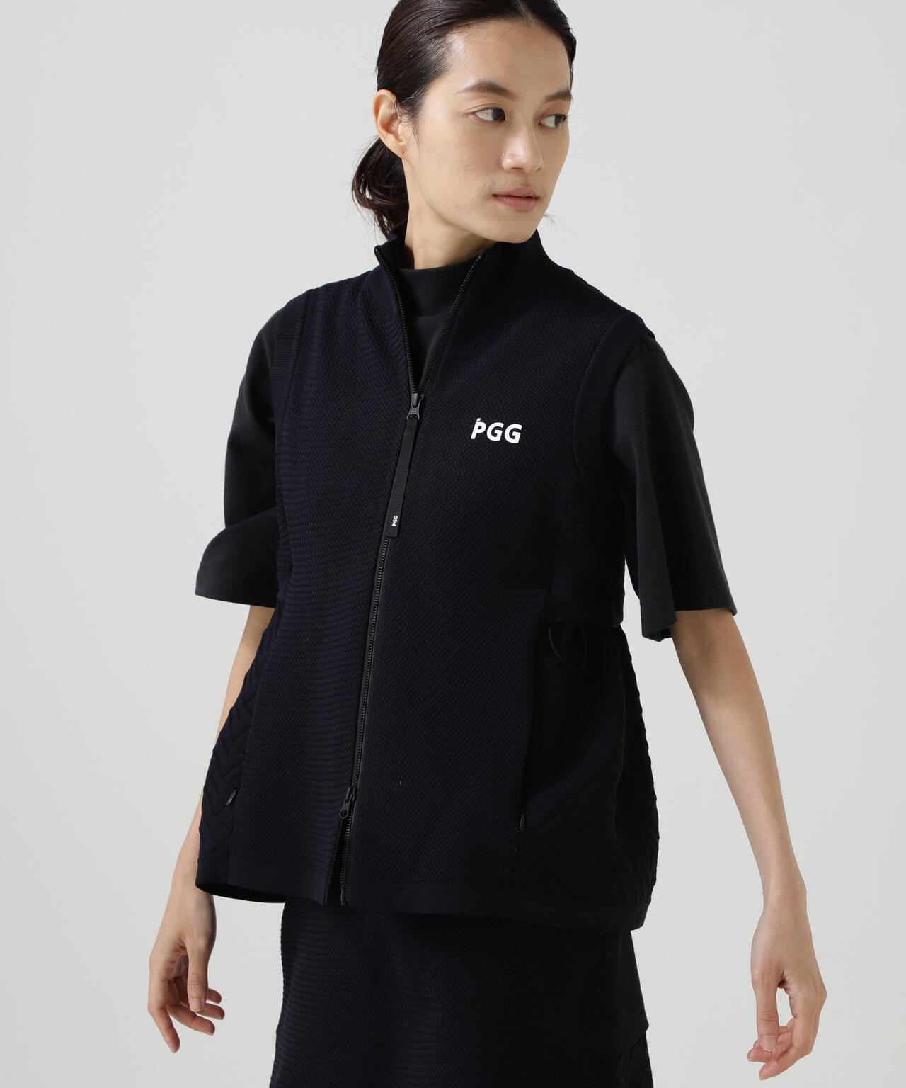 【PGG】【直営店舗&公式オンライン限定】ポリエステルヤーンmmジップアップニットベスト (LADIES)